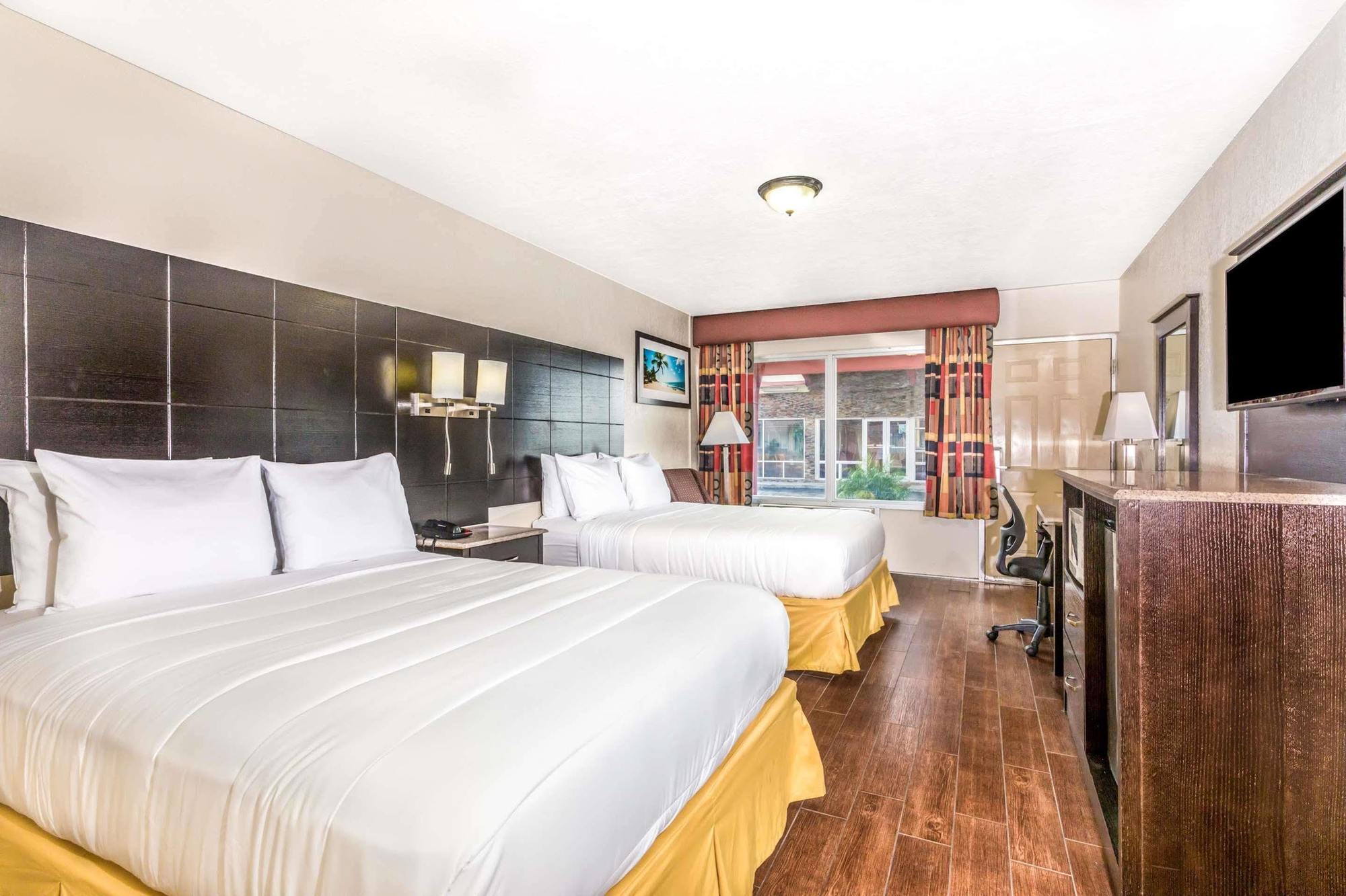 Econo Lodge Inn & Suites Florida City Exterior foto