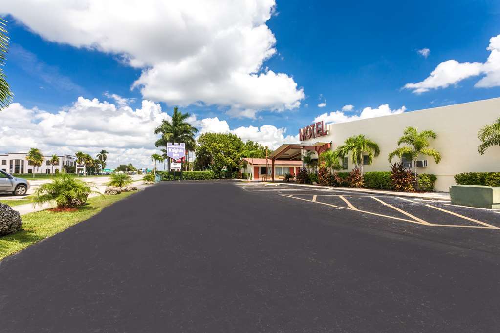 Econo Lodge Inn & Suites Florida City Instalações foto